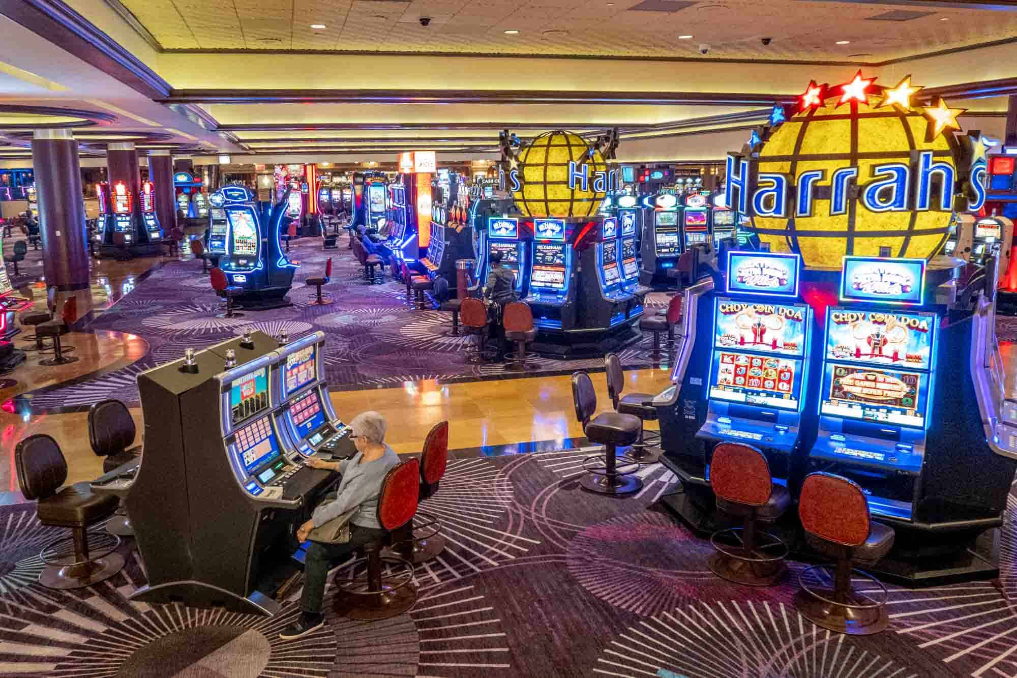 Canlı Casino Dünyasına Giriş: Deneyiminizi Zenginleştirin